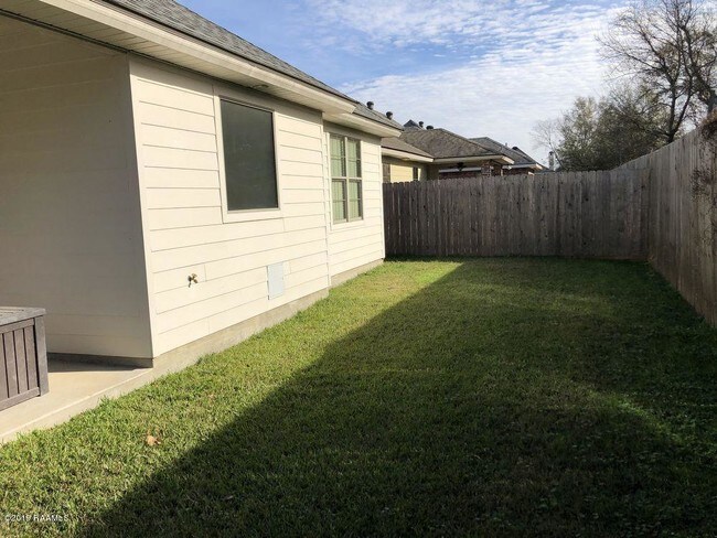 Building Photo - 213 Milton Ln
