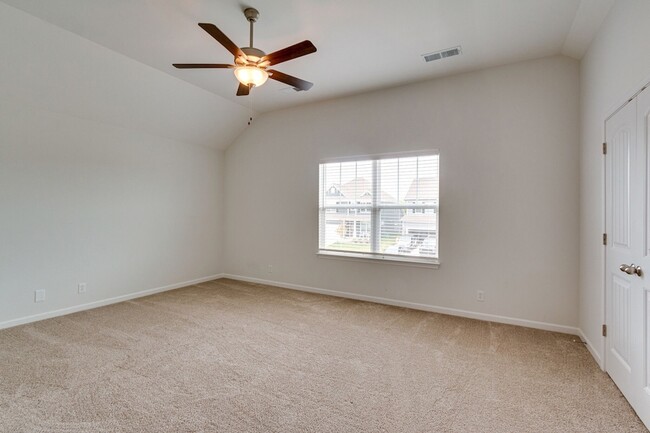 Building Photo - 5020 Bridgemore Blvd