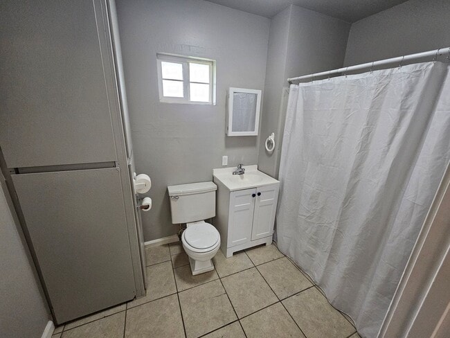 Building Photo - Duplex For Rent in Corning!