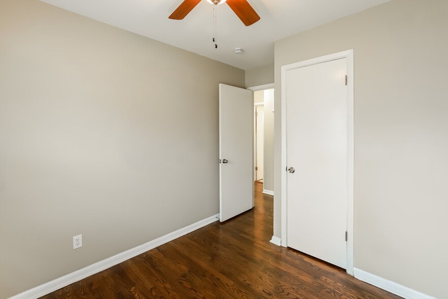 Building Photo - 11008 E 50th Terrace