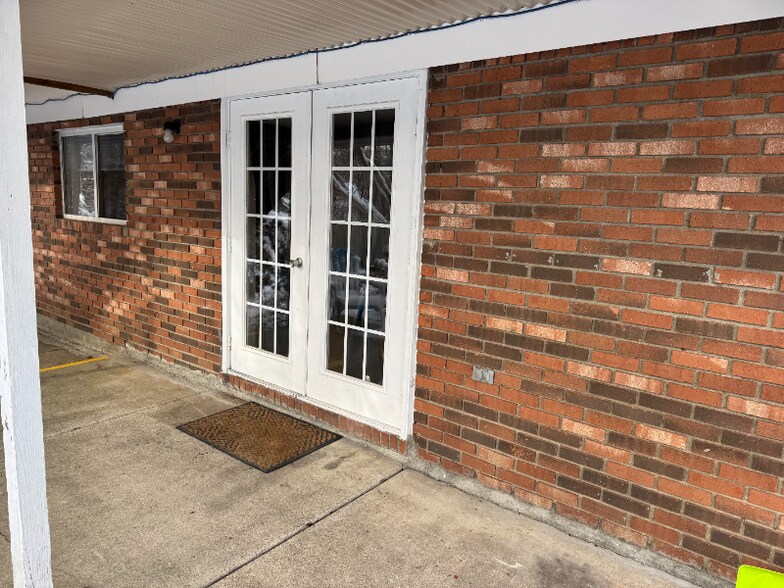 Building Photo - 1583 Highland Park Dr