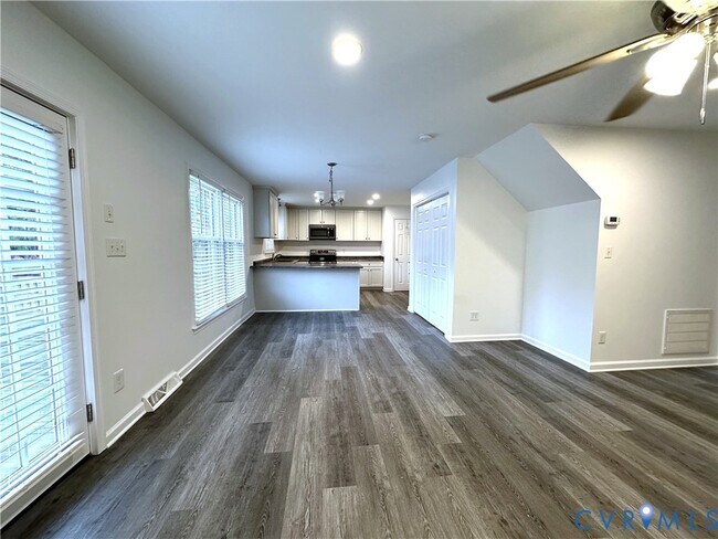 Building Photo - 111 Lakeside Dr