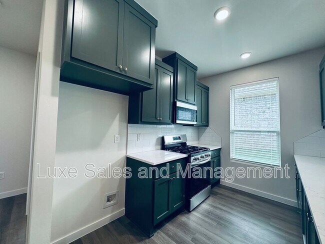 Building Photo - 16305 Villa Valeria Way