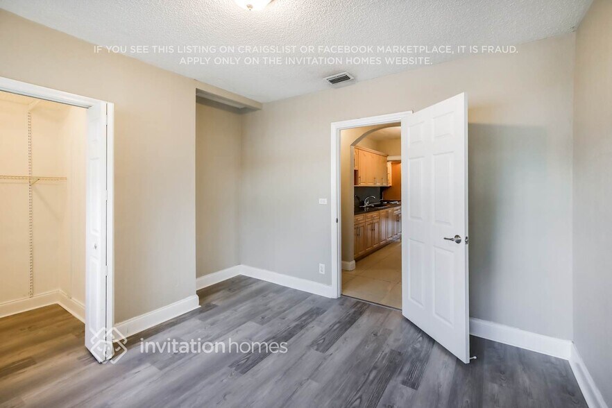 Building Photo - 8480 SW 33rd Terrace