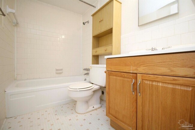 Building Photo - 600 Scenic Hwy