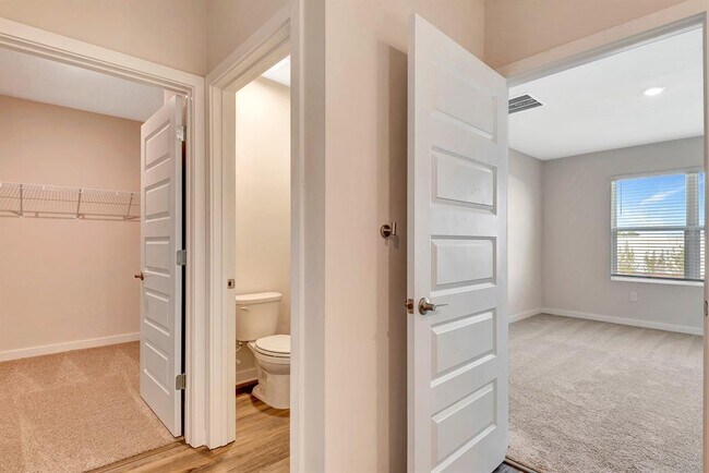 Building Photo - 18303 Wheathouse Pl