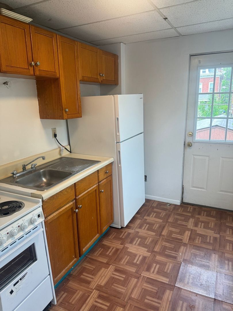 Building Photo - 430 S Fairmount St