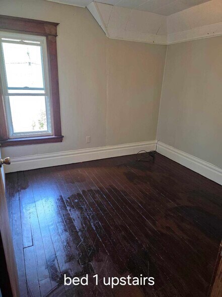 Building Photo - 913 Neumaier Ct