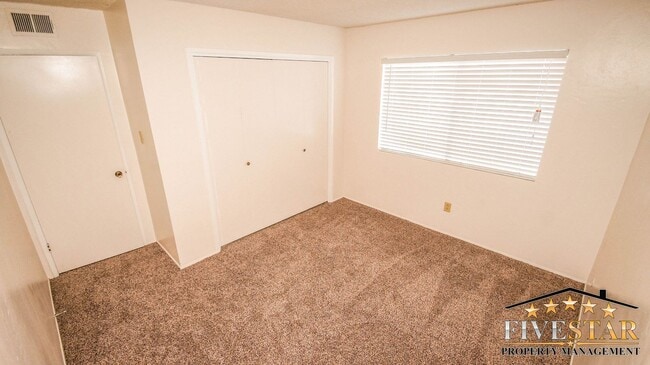 Building Photo - 2700 Ashe Rd