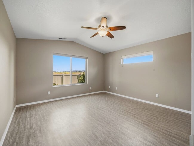 Building Photo - Spacious Unfurnished Home in Liberty Lake | Modern Living in a Prime Location