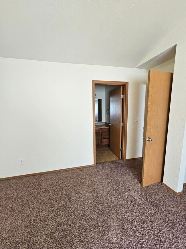 Building Photo - 1205 W Franklin St