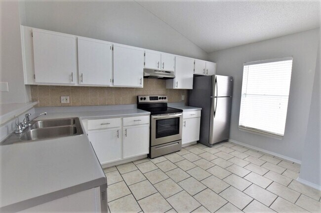 Building Photo - Upgraded 2 Bed 2 Bath Condo for Rent in Wi...