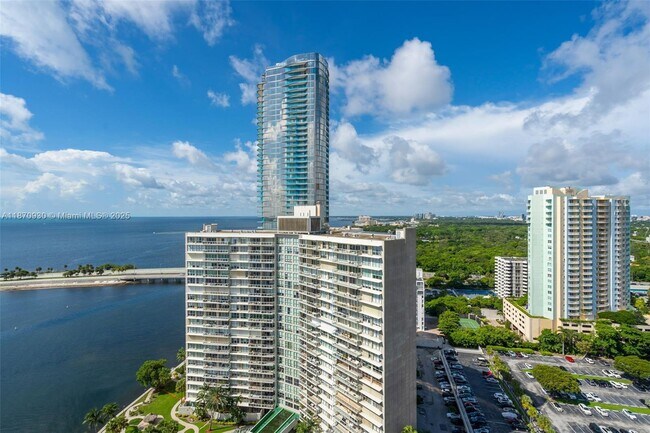 Building Photo - 2333 Brickell Ave