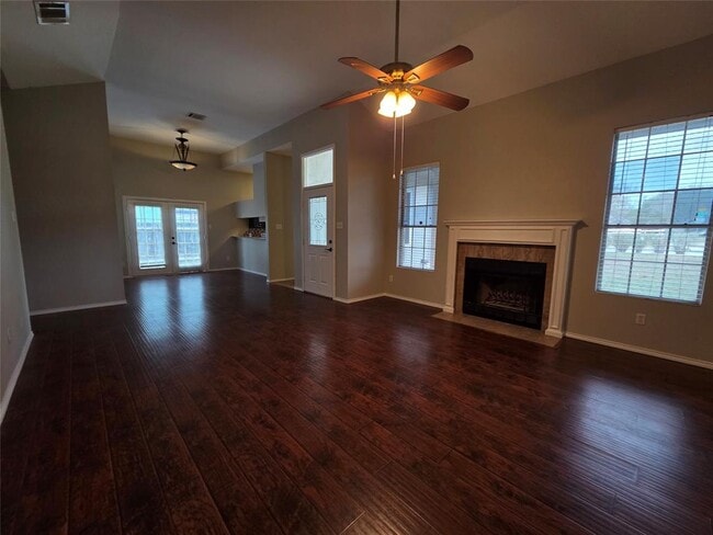 Building Photo - 3001 Rochelle Dr