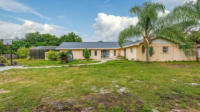 Building Photo - 1674 Louis Dr
