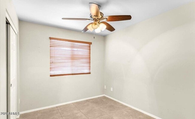 Building Photo - 1702 E Gaylon Dr