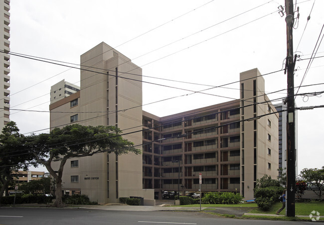 Primary Photo - Makiki Station