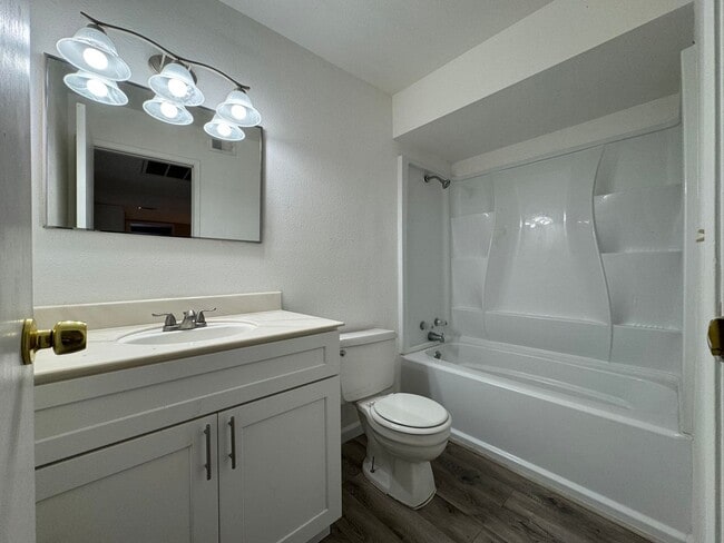 Building Photo - Fully Remodeled W/ Pool and 4 Bedrooms! Centrally Located