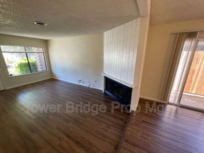 Building Photo - 6416 Miles Ln