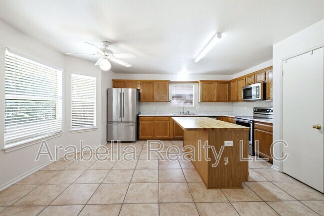 Building Photo - 832 Dimrock