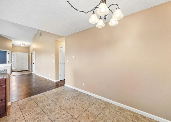 Building Photo - 3185 Fleming Dr
