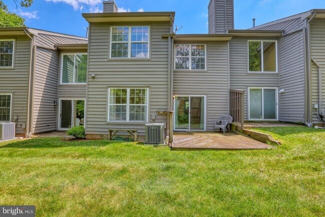 Building Photo - 20 Andover Cir