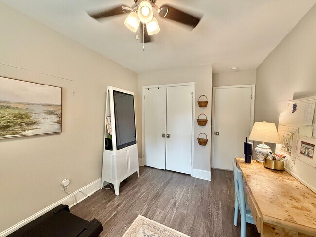 Building Photo - Stunning 3BD, 2BA Raleigh Home with a Fenc...