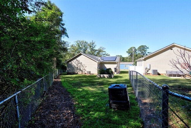 Building Photo - 3 Bed, 2 Bath Home Near Downtown Greenvill...