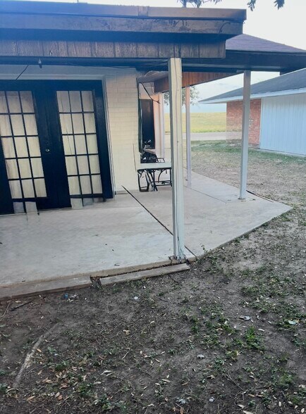 Building Photo - 3417 N Kenyon Rd