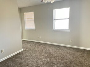 Building Photo - 2526 Sweetridge Ct