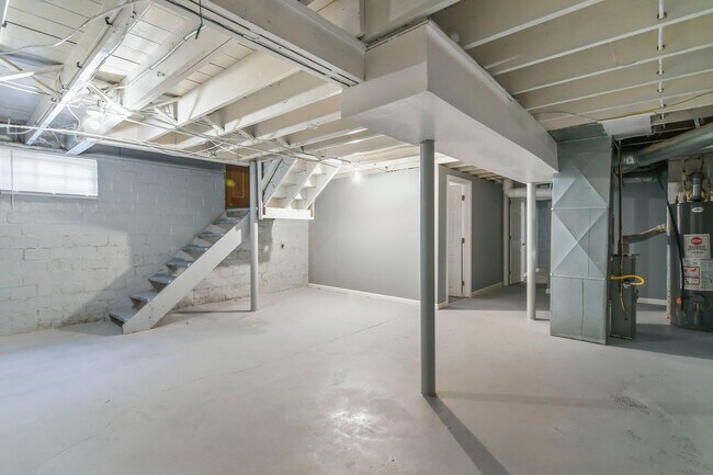 Building Photo - 708 S 15th St