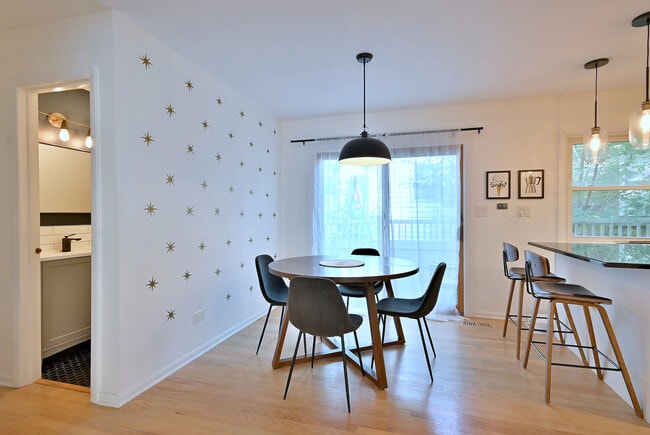 Building Photo - 7324 N Bell Ave