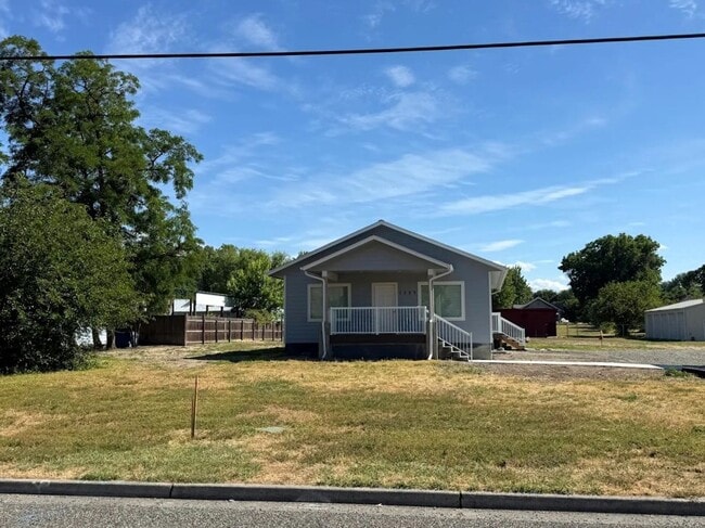 Building Photo - 1329 Elm St