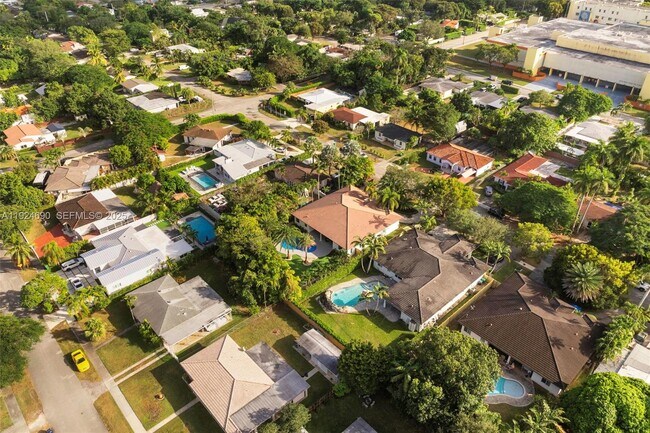 Building Photo - 6845 SW 52nd St