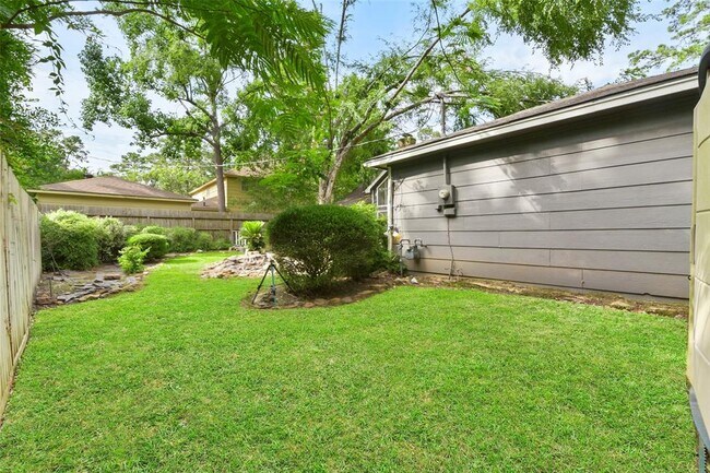 Building Photo - 18711 Candlechase Dr