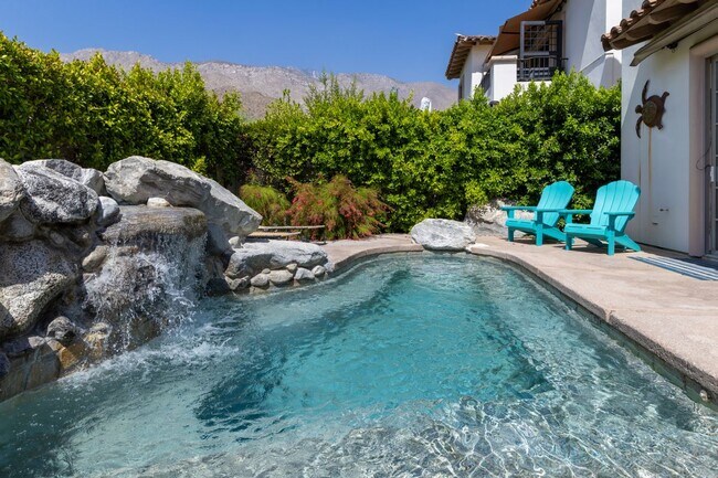 Building Photo - 546 N Indian Canyon Dr