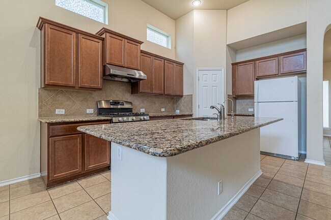 Building Photo - Great 4 bedroom 2.5 bath in Wildhorse