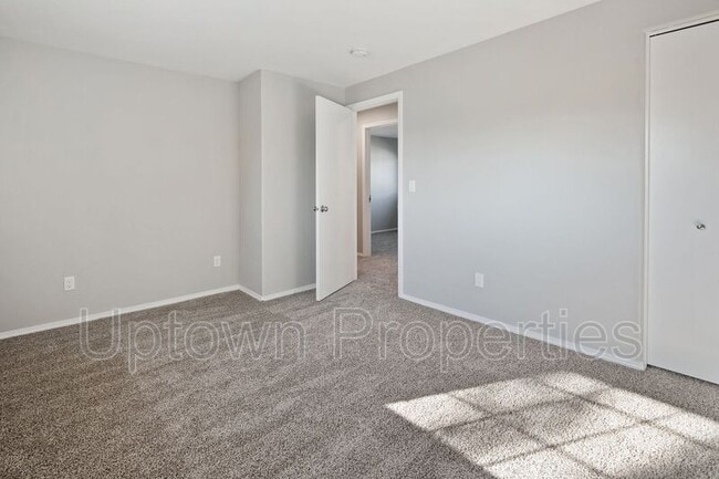 Building Photo - 978 SW 208th Pl