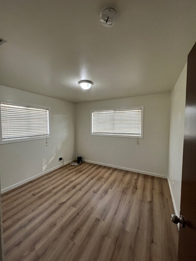 Building Photo - 9527 E Avenue T12