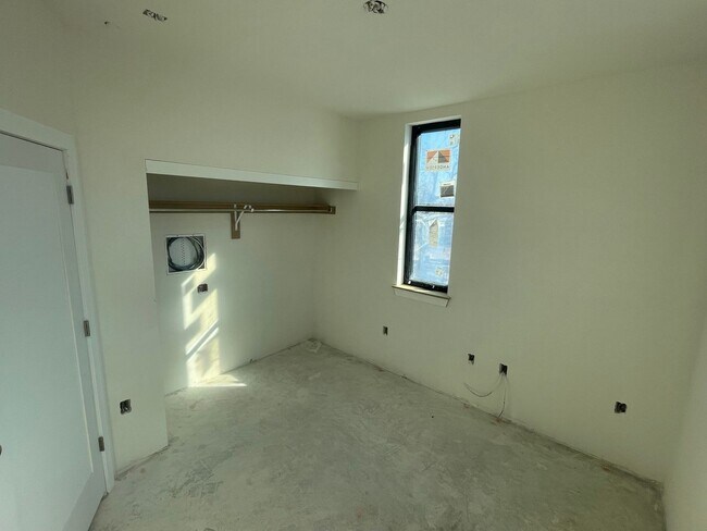 Building Photo - Be the First to Live in This Brand-New Whittier Place Condo | Available August 1!