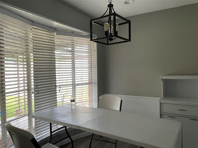 Building Photo - 16310 Autumn Wind Dr