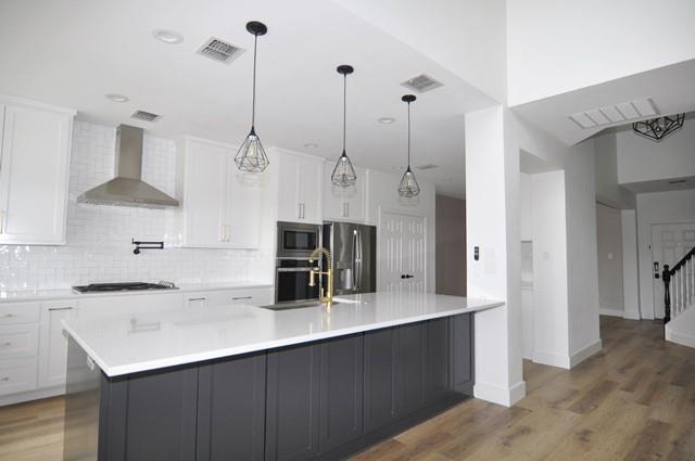 Building Photo - 3812 Lakeway Dr