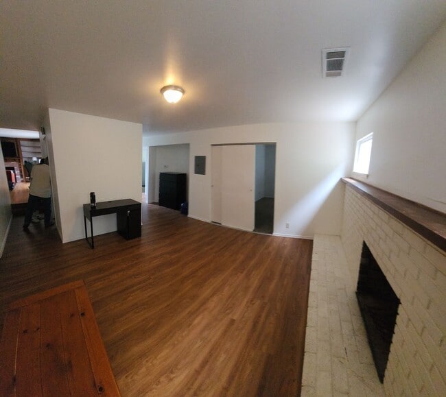 Building Photo - 6 bed 3 bath Spacious home near Cal Poly