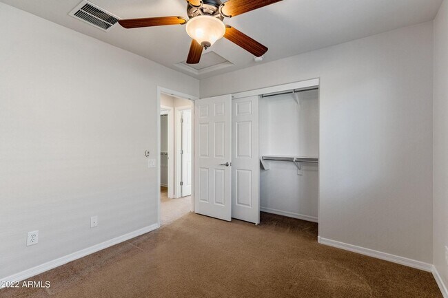 Building Photo - 3983 E Cat Balue Dr