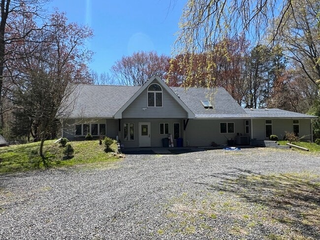 Building Photo - 179 Mount Sinai Coram Rd