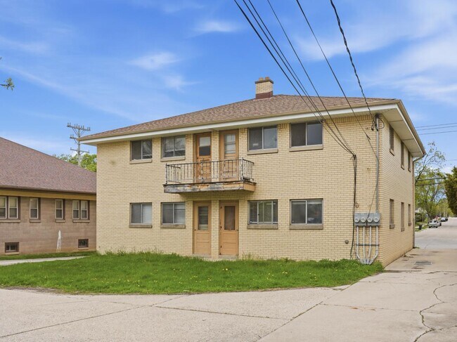 Building Photo - 8641 W Lapham St