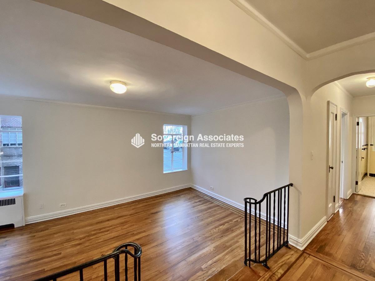 Building Photo - 135 W 225th St