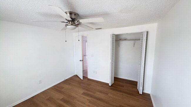 Building Photo - Recently renovated 3 bedroom, 2 bathroom, 2 car garage home for rent in Town 'n' Country.