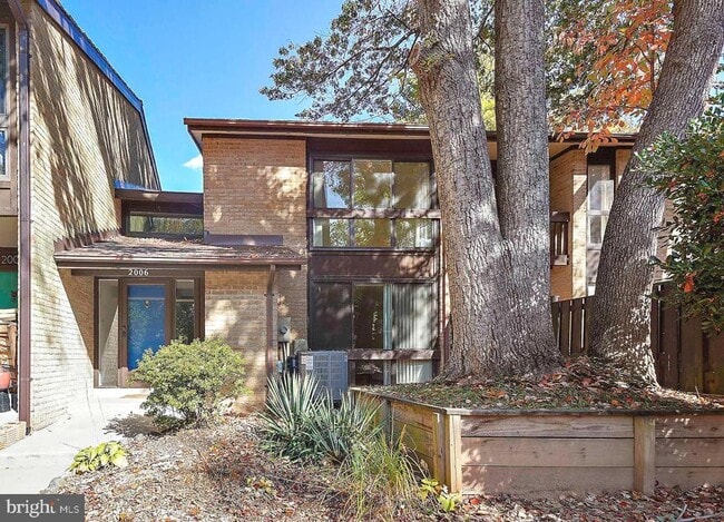 Building Photo - 2006 Lakebreeze Way