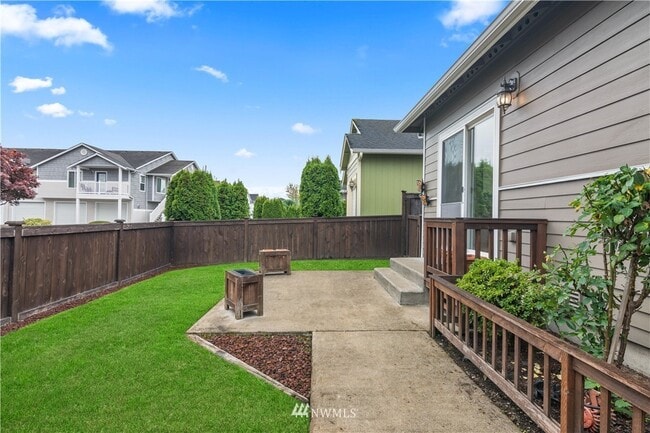 Building Photo - 6405 160th Ave E